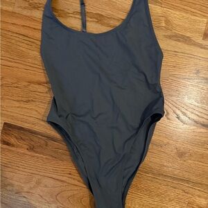 SKIMS brand new with tags Scoop Neck One piece Swimsuit size M Color Gunmetal